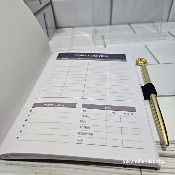 Pen And Gear Budget Planner 12 Months 5.5" x 7.5" Undated W Pen And Holder - Picture 5 of 7